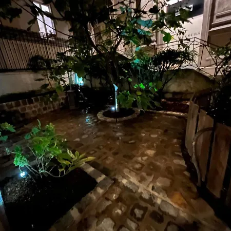 Apartment Exclusif Quartier Latin Avec Jardin, Charme Fou !