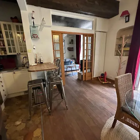 Exclusif Quartier Latin Avec Jardin, Charme Fou ! Paris